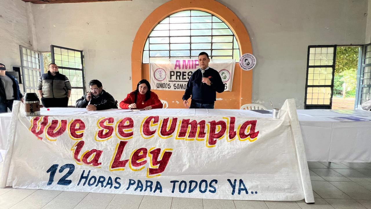 Médicos sindicalistas en última asamblea. Foto: Gentileza.