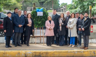 Senadores rinden homenaje a fundadores del Centro Democrático. Foto: Gentileza.