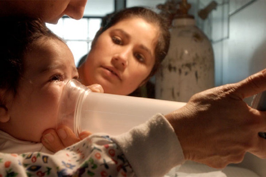 Nebulización por cuadros respiratorios. Foto: Gentileza.