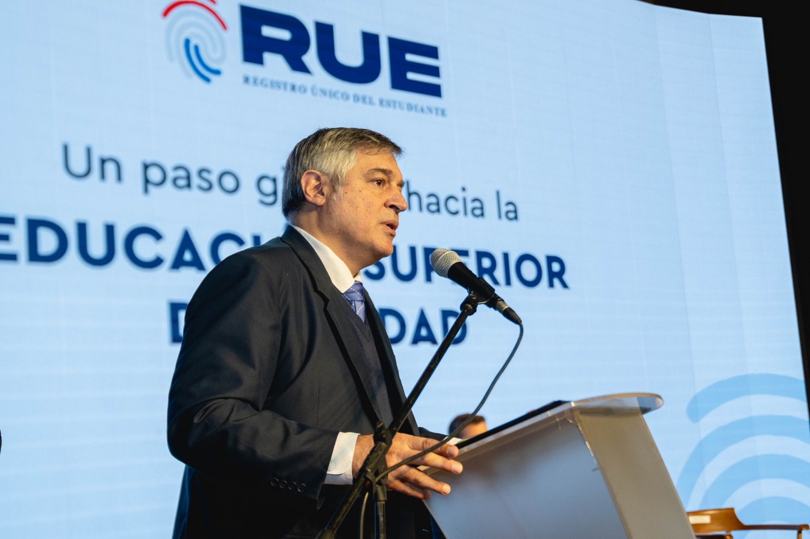 Ministro de Educación, Luis Ramírez en la presentación del RUE.Foto: Gentileza.