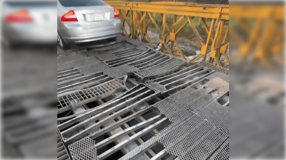 Lamentable situación del puente en Puerto Falcón. Foto: Captura.