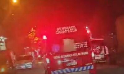 La ambulancia de los bomberos quedó varada por el mal estado de la ruta. Foto: Captura.