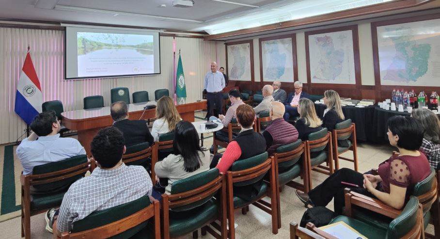 El conversatorio permitió a los asistentes a identificar a los actores interesados en la ganadería regenerativa en Paraguay. Foto: Gentileza.