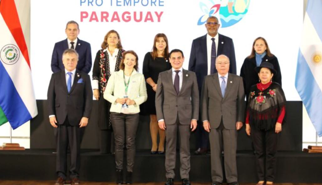 Cancilleres del Mercosur tras la reunión de ayer, domingo, en Paraguay. Foto: IP