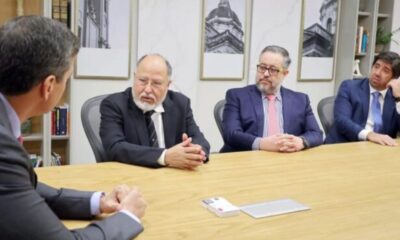 Durante una reunión en Mburuvicha Roga, directivos de Las Lomas PY, informaron a Peña sobre el desembarco de su compañía en el país. Foto: IP.