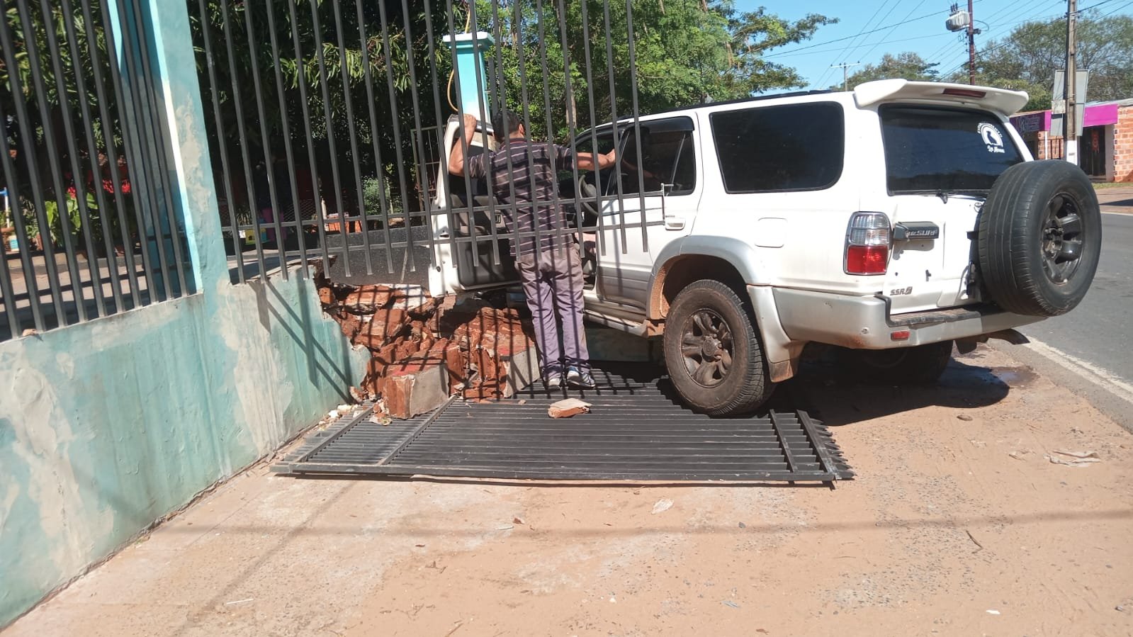 Tragedia en Ypané, camioneta arrolló a niña. Foto: Gentileza.