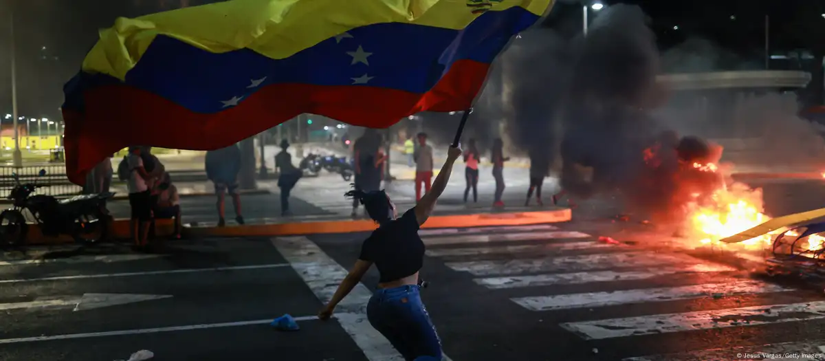 Protestas en Caracas luego de que Nicolás Maduro diera a conocer que ganó en las elecciones del 28 de julio de 2024. Imagen: Jesus Vargas/Getty Images