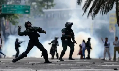 La policía ataca a manifestantes con bombas lacrimógenas tras el anuncio de reelección de Maduro (29.07.2024) Imagen: Matias Delacroix/AP/dpa/picture alliance