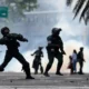 La policía ataca a manifestantes con bombas lacrimógenas tras el anuncio de reelección de Maduro (29.07.2024) Imagen: Matias Delacroix/AP/dpa/picture alliance