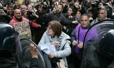 Represión a jubilados en Argentina. Foto:uan Mabromata/AFP/Getty Images