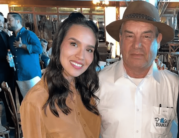 Larisa Gomes junto a su padre el exdiptuado Lalo Gomes. Foto: Gentileza.