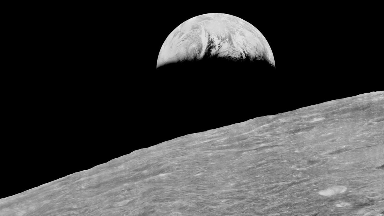 Primera imagen de la Tierra tomada desde la Luna. Foto: Europa Pres.