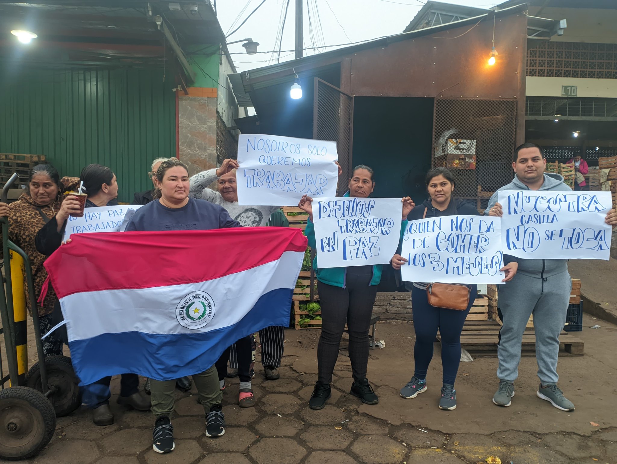 Permisionarios del Mercado de Abasto. Foto: 680 AM.