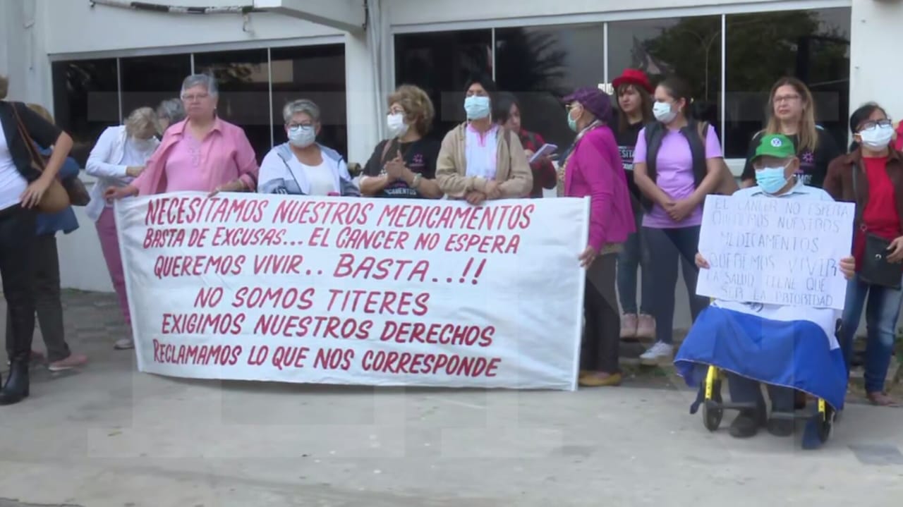 Manifestación de pacientes oncológicos del IPS. Foto: El Nacional.