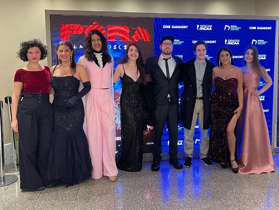 Elenco de "Póra" en Cine Gaumont, Buenos Aires. Cortesía