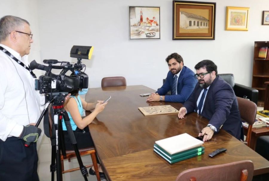 Jesús Rolón Domínguez, gerente de El Nacional, y José Samudio Falcón, titular de la BACCN. Cortesía