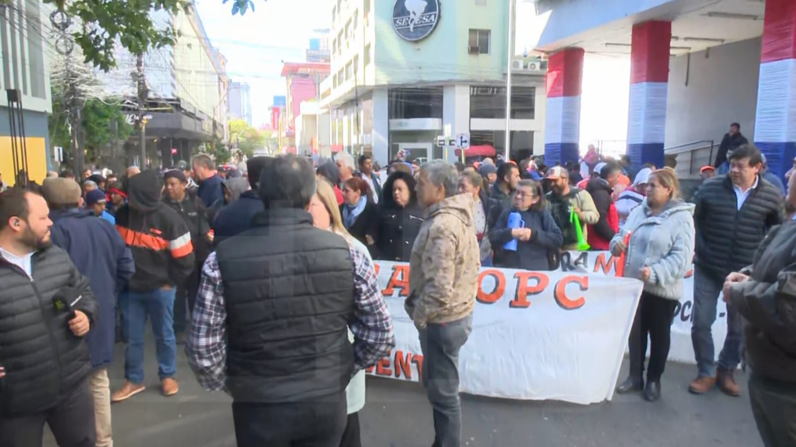 Manifestación de funcionarios del MOPC. Fofo: EN