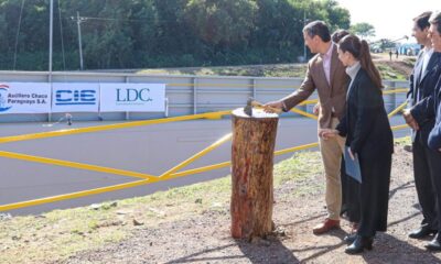 Inauguración de la expansión de la flota de Louis Dreyfus Company (LDC), con 12 nuevas barcazas tipo jumbo de bandera paraguaya. Foto: Presidencia.