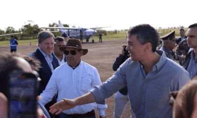 El exdiputado Lalo Gomes junto al presidente Santiago Peña. Foto: Gentileza.