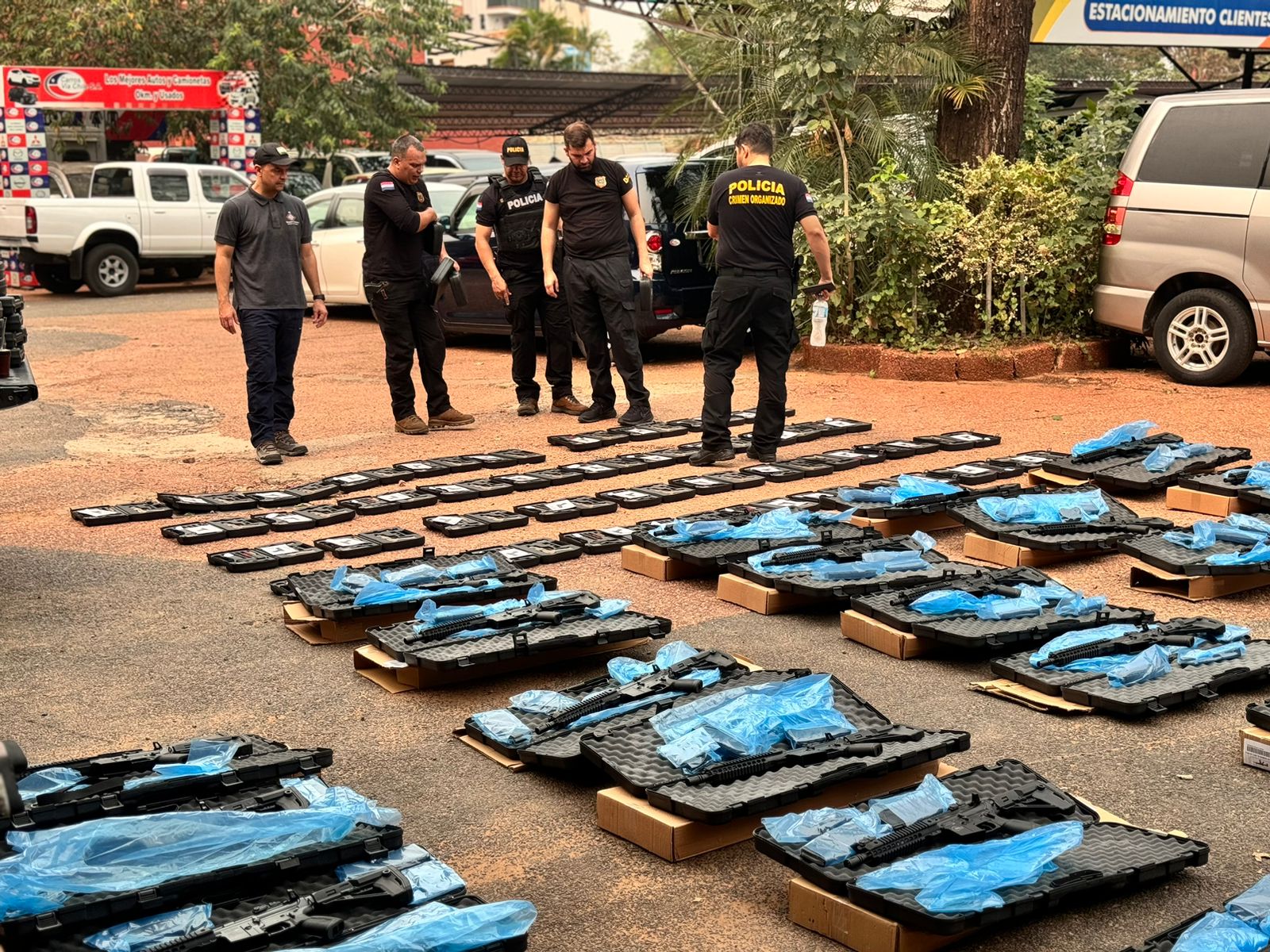 Durante el allanamiento incautaron un centenar de armas. Foto: Ministerio Público.