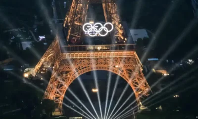 La famosa Torre Eiffel muestra aún los anillos luego de los Juegos Olímpicos y Paralímpicos Imagen: Lionel Bonaventure-Pool/Getty Images