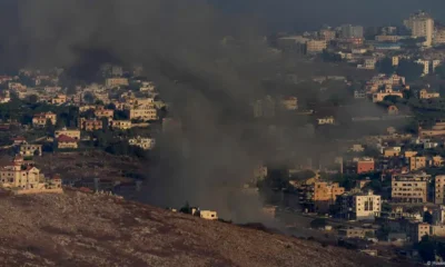 El humo se eleva tras un ataque aéreo israelí contra la aldea de Kfar Rouman, en el sur de Líbano (23.09.2024) Imagen: Hussein Malla/AP Photo/picture alliance/dpa