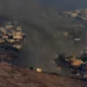 El humo se eleva tras un ataque aéreo israelí contra la aldea de Kfar Rouman, en el sur de Líbano (23.09.2024) Imagen: Hussein Malla/AP Photo/picture alliance/dpa