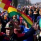 Los seguidores del expresidente boliviano Evo Morales marchan en El Alto hacia la capital para protestar contra el gobierno del actual presidente Luis Arce. Imagen: Juan Karita/AP Photo/picture alliance