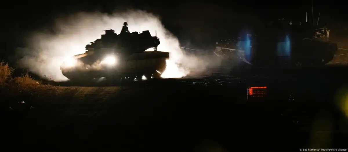 Incursión terrestre de Israel, "en aldeas cercanas a la frontera" de Líbano. Imagen: Baz Ratner/AP Photo/picture alliance