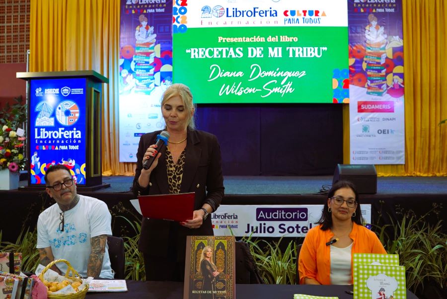 Diana Domínguez Wilson-Smith en la presentación de "Recetas de mi tribu". Cortesía