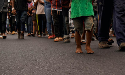 Elisa Marecos, "Niños marchando por las calles de Eusebio Ayala durante la marcha campesina, indígena y popular", Asunción, 2024. Cortesía