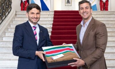 Gobernador de Santa Fe, Maximiliano Pullaro y el presidente de Paraguay, Santiago Peña. Foto: Presidencia.