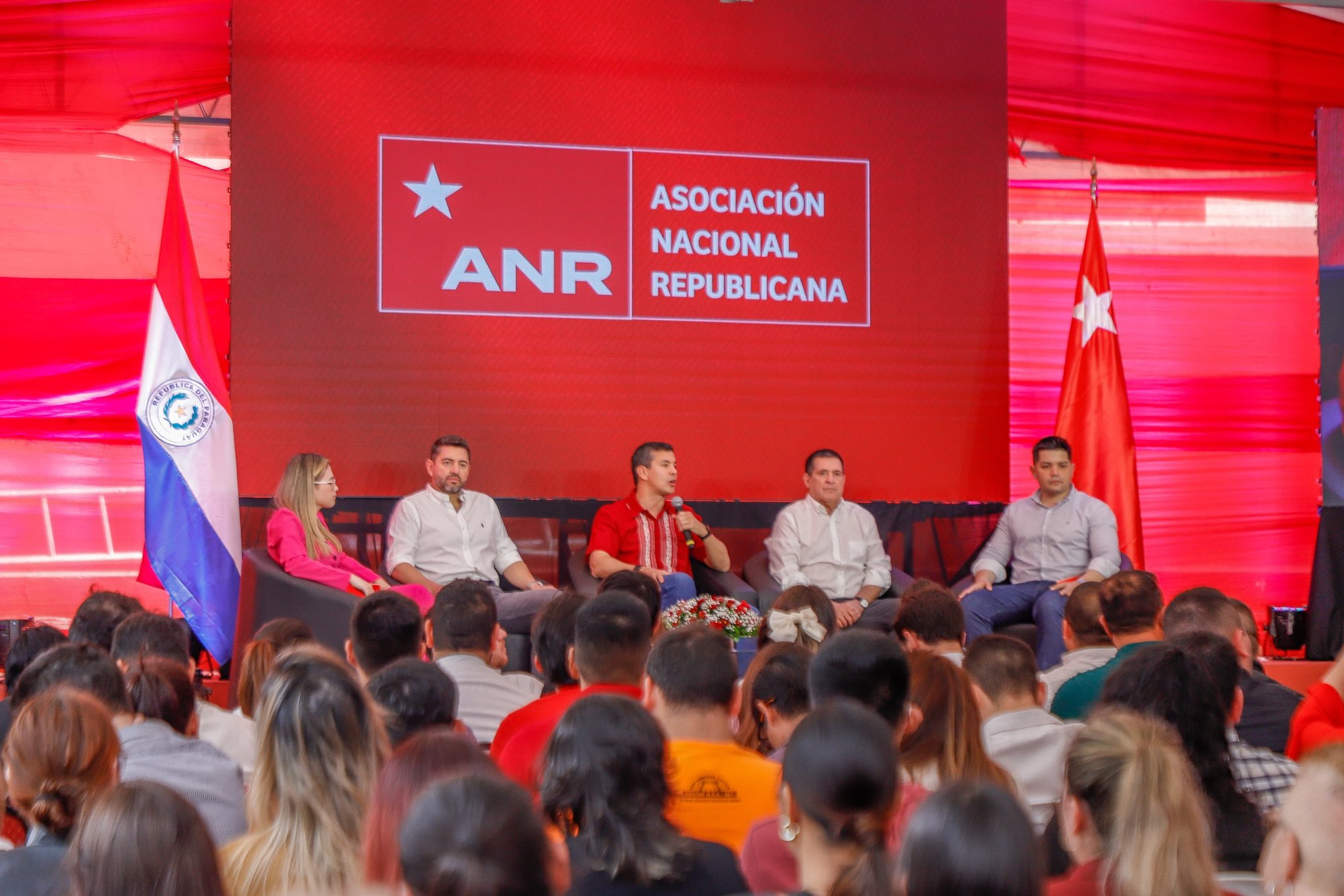 Festejo del día de la Primavera y de la Juventud en la ANR. Foto: Gentileza.