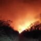 Un feroz incendio se registra en el Cerro Chovoreca en el Chaco Paraguayo. Foto: Captura de pantalla.