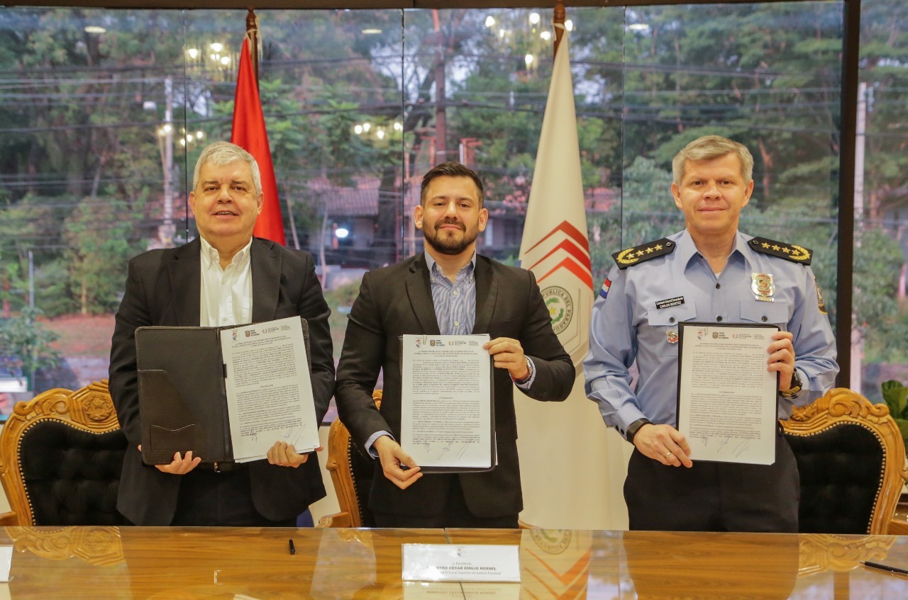 Enrique Riera, Cesar Rossel y Carlos Benítez. Foto: Gentileza.