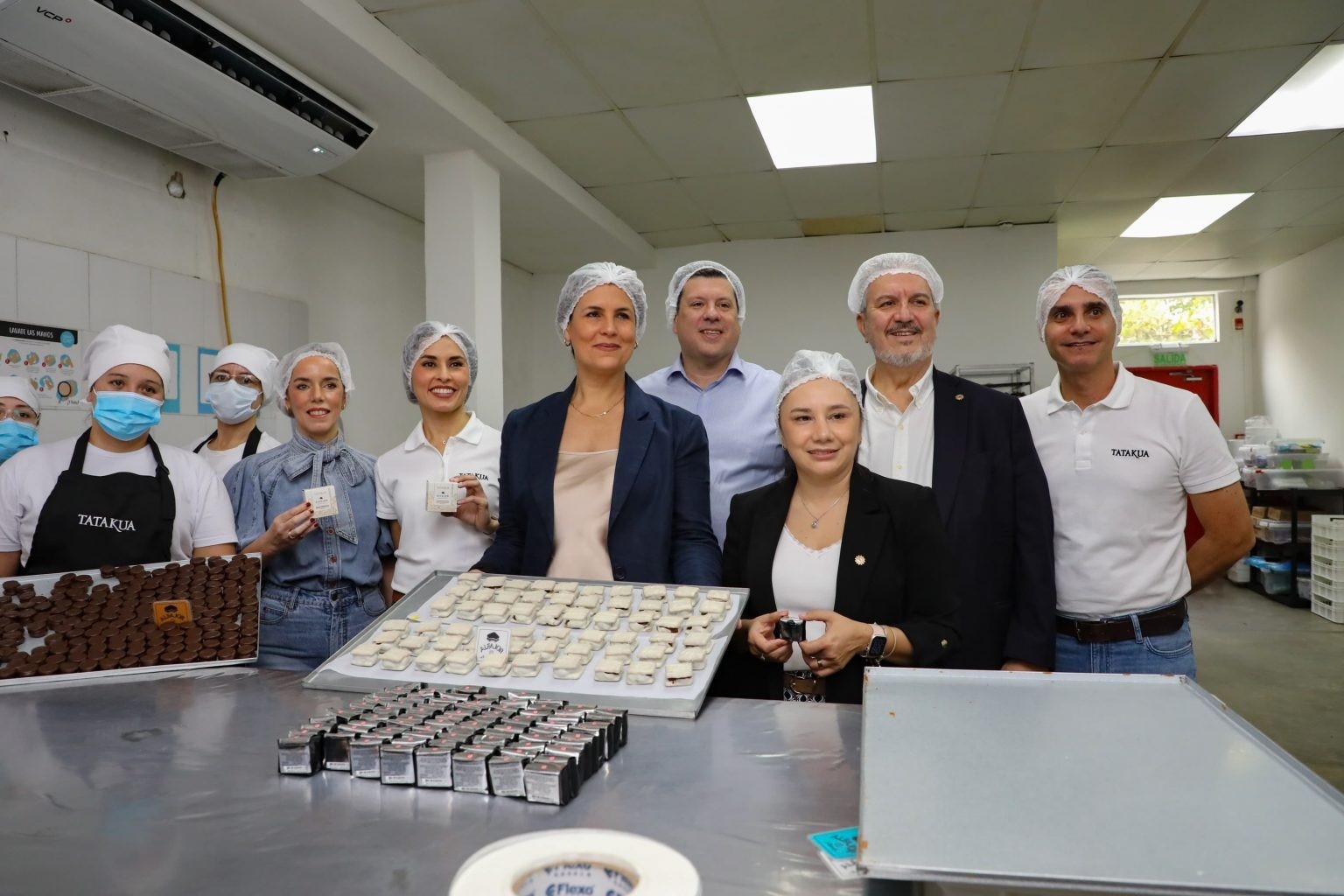 “Tatakua es un alfajor y producto alimenticio de primera categoría", dijo el titular del MIC. Foto: Gentileza.