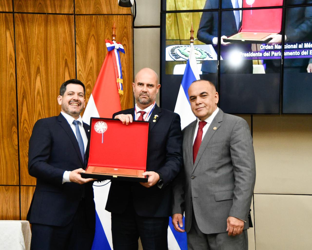 Raúl Latorre, Amir Ohana, Basilio Núñez. Foto: Gentileza.