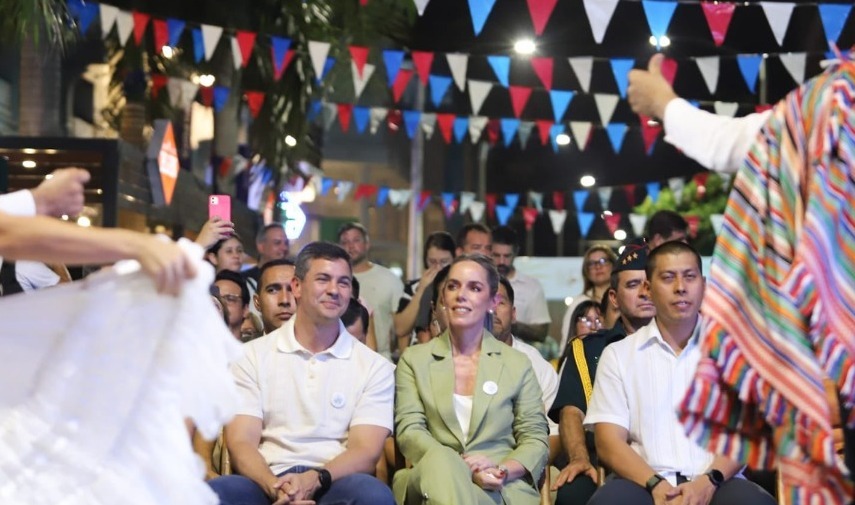 Santiago Peña y Leticia Ocampos. Foto: Gentileza.