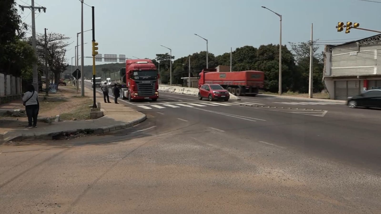 Camioneros piden eliminar semáforo de la zona de Pedrozo. Foto: EN.