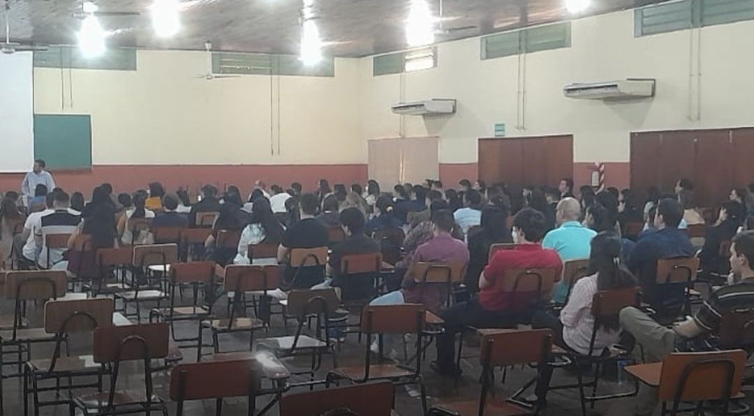 El examen se desarrolla en el campus de la UNA. Foto: Mega TV.