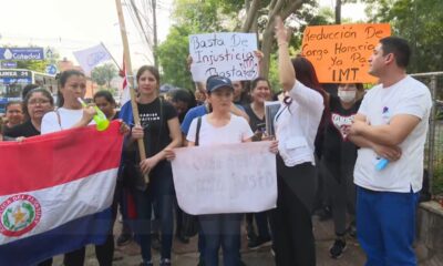 Manifestación de enfermeras del Instituto de Medicina Tropical. Foto: El Nacional.