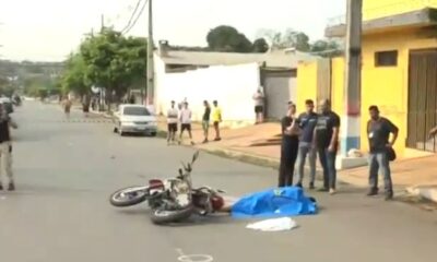 La víctima iba a bordo de su motocleta hasta que recibió el proyectil. Foto: Captura.