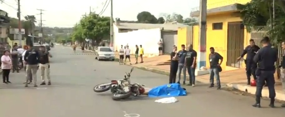 La víctima iba a bordo de su motocleta hasta que recibió el proyectil. Foto: Captura.