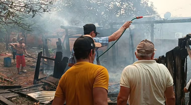 Mujer habría incendiado su vivienda. Foto: Gentileza.