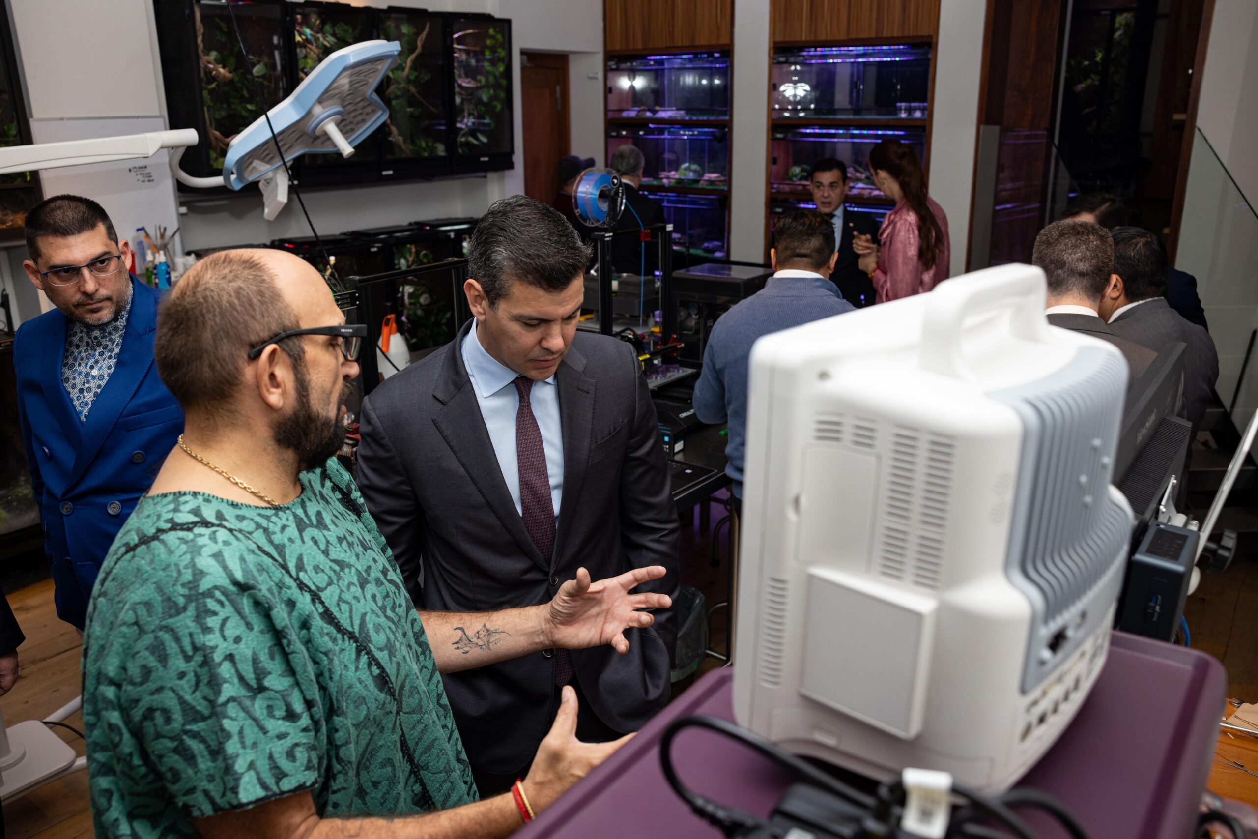 Santiago Peña junto con empresario méxicano del rubro tecnológico. Foto: Gentileza. 