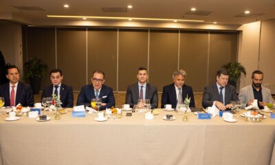 Santiago Peña con empresarios méxicanos. Foto: Gentileza.