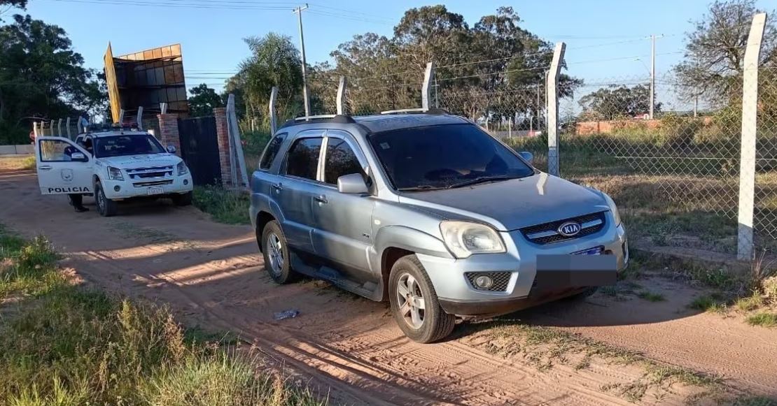 Las autoridades encontraron uno de los vehículos utilizados en el atraco. Foto: Gentileza.