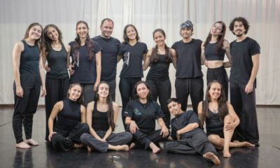 Elenco de bailarines de "Flores para Flores". Cortesía