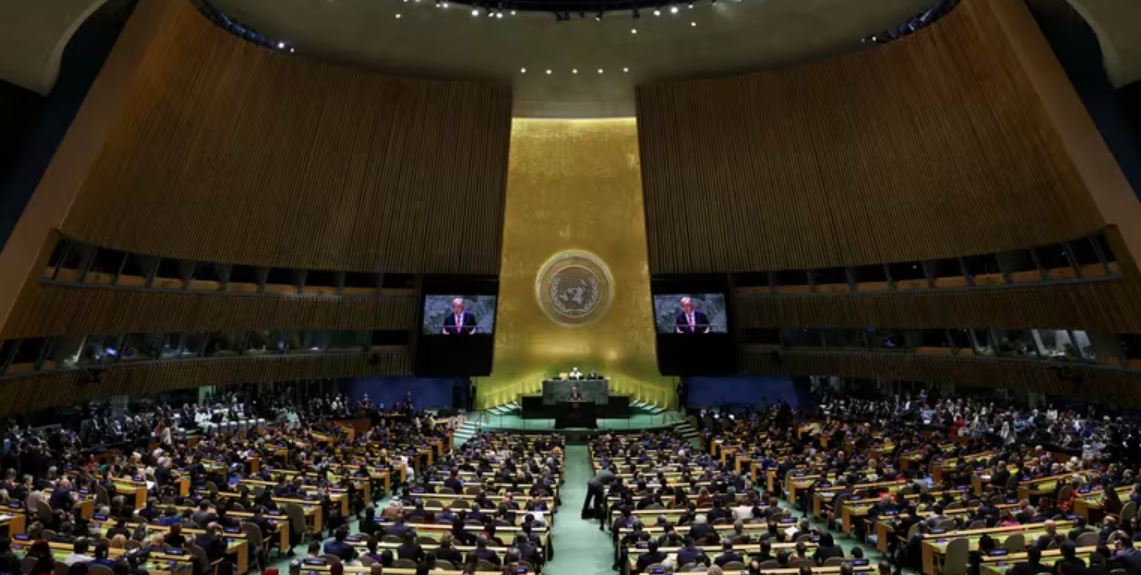 El secretario general de las Naciones Unidas, Antonio Guterres, se dirige a la 79.ª Asamblea General de las Naciones Unidas en la sede de la ONU en Nueva York, Estados Unidos, el 24 de septiembre de 2024. REUTERS/Mike Segar/Infobae.