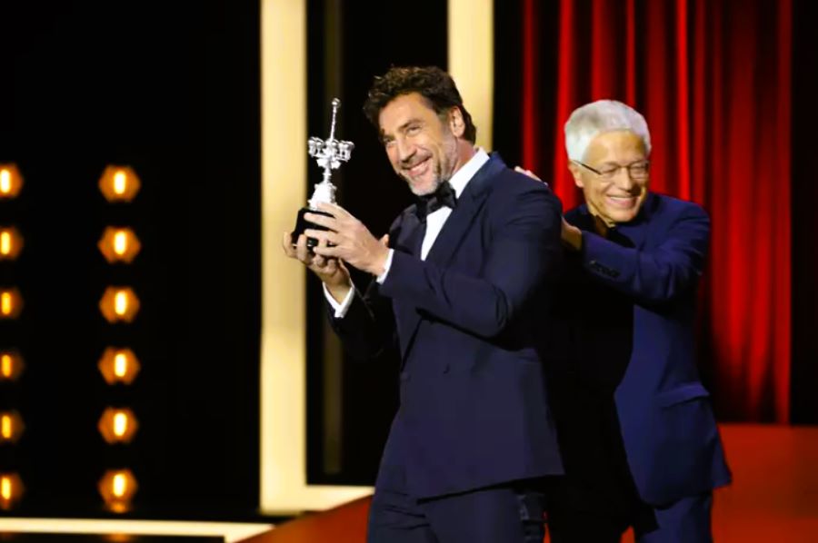 Javier Bardem y Juan Carlos Corazza en el Festival San Sebastián. (Europa Press)